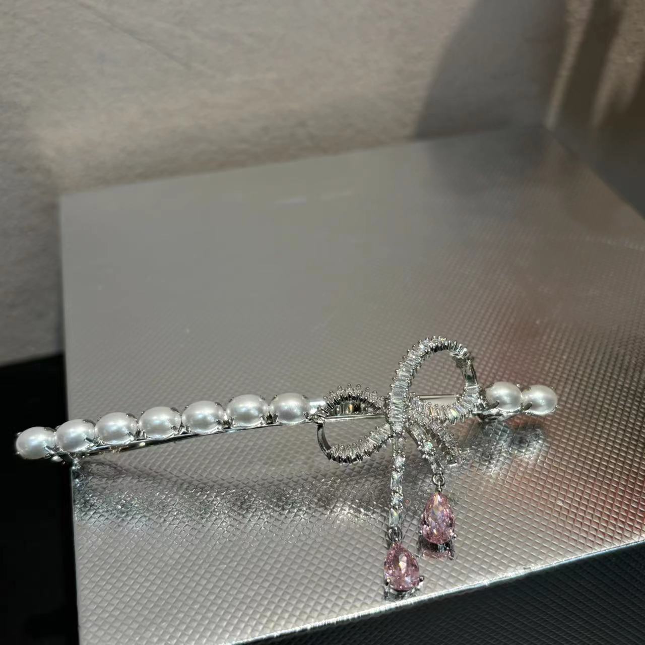 精致闪闪珠珠蝴蝶结弹簧夹发夹Y930