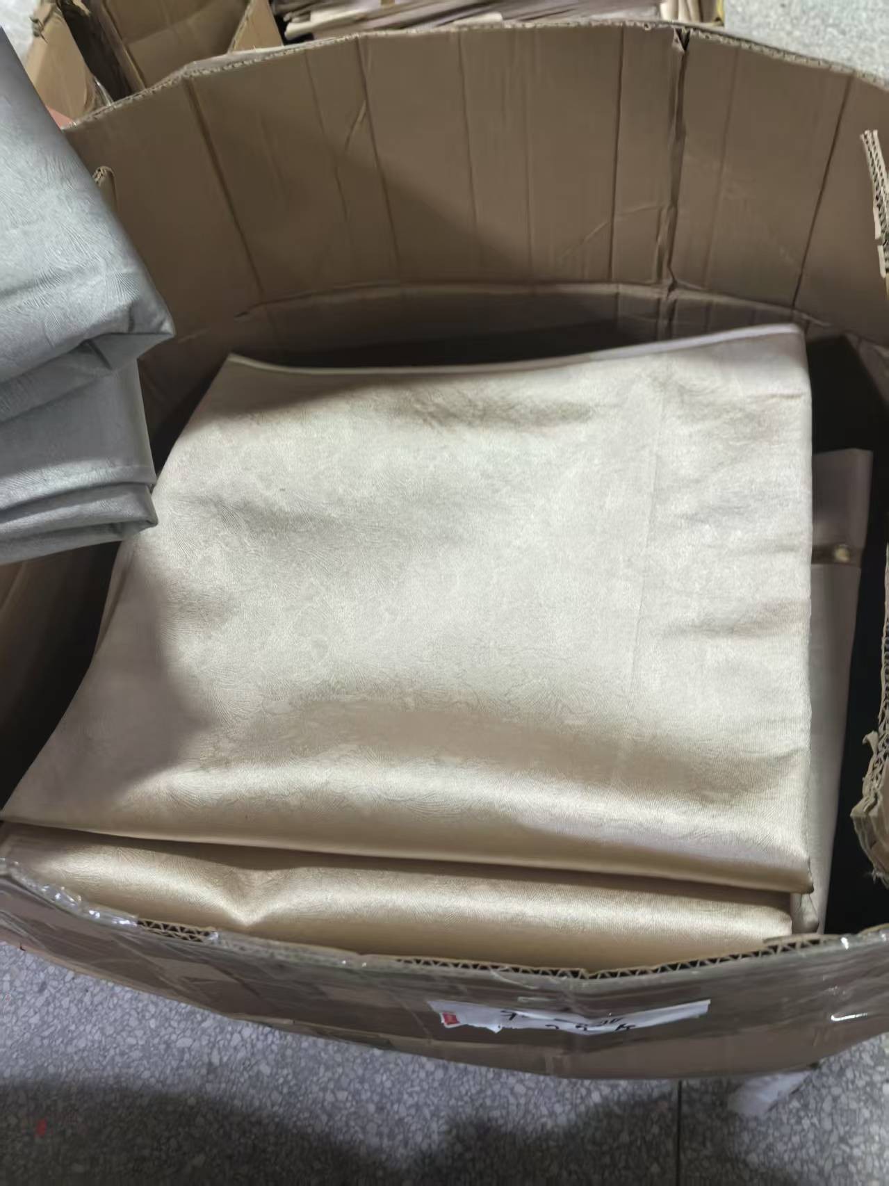 《厚广家》4楼90×200香槟金带金边款防滑沙发垫 发1张