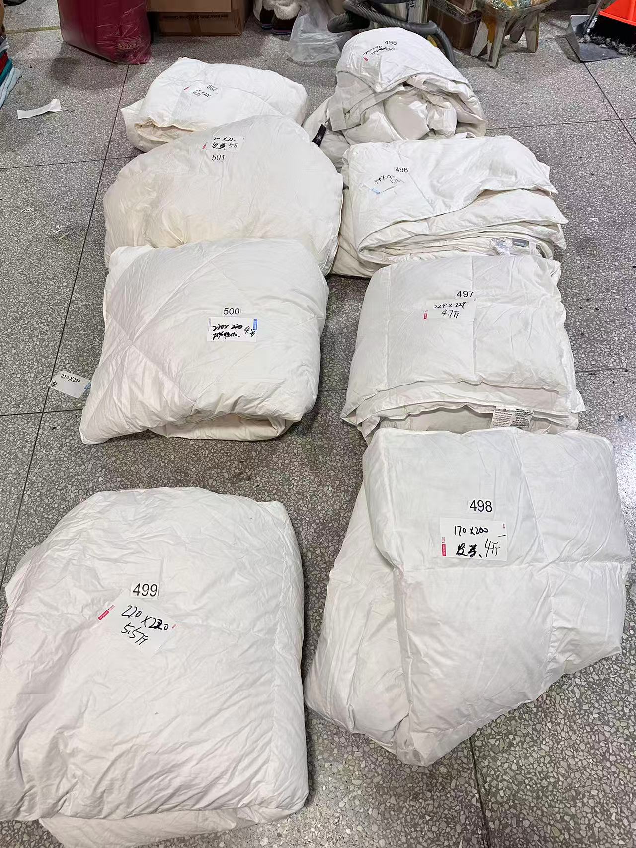 《厚广家》3楼杂款多尺寸羽毛被 发一个 不挑款编号530-536