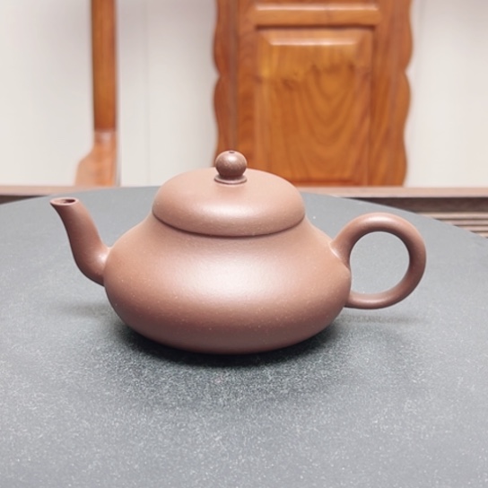 茶壶紫砂黄龙山原矿底槽清瑕（160 cc）