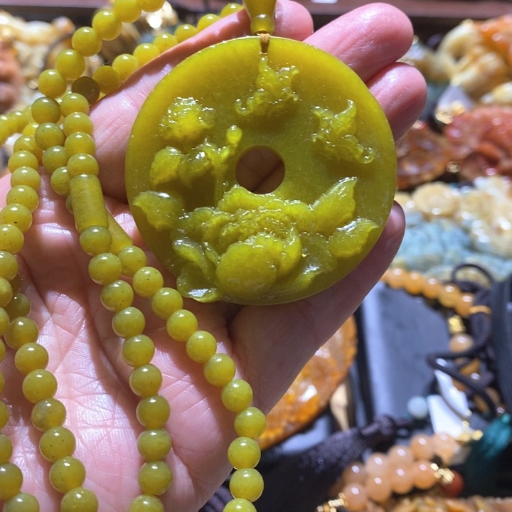 岫玉未镶嵌毛衣链