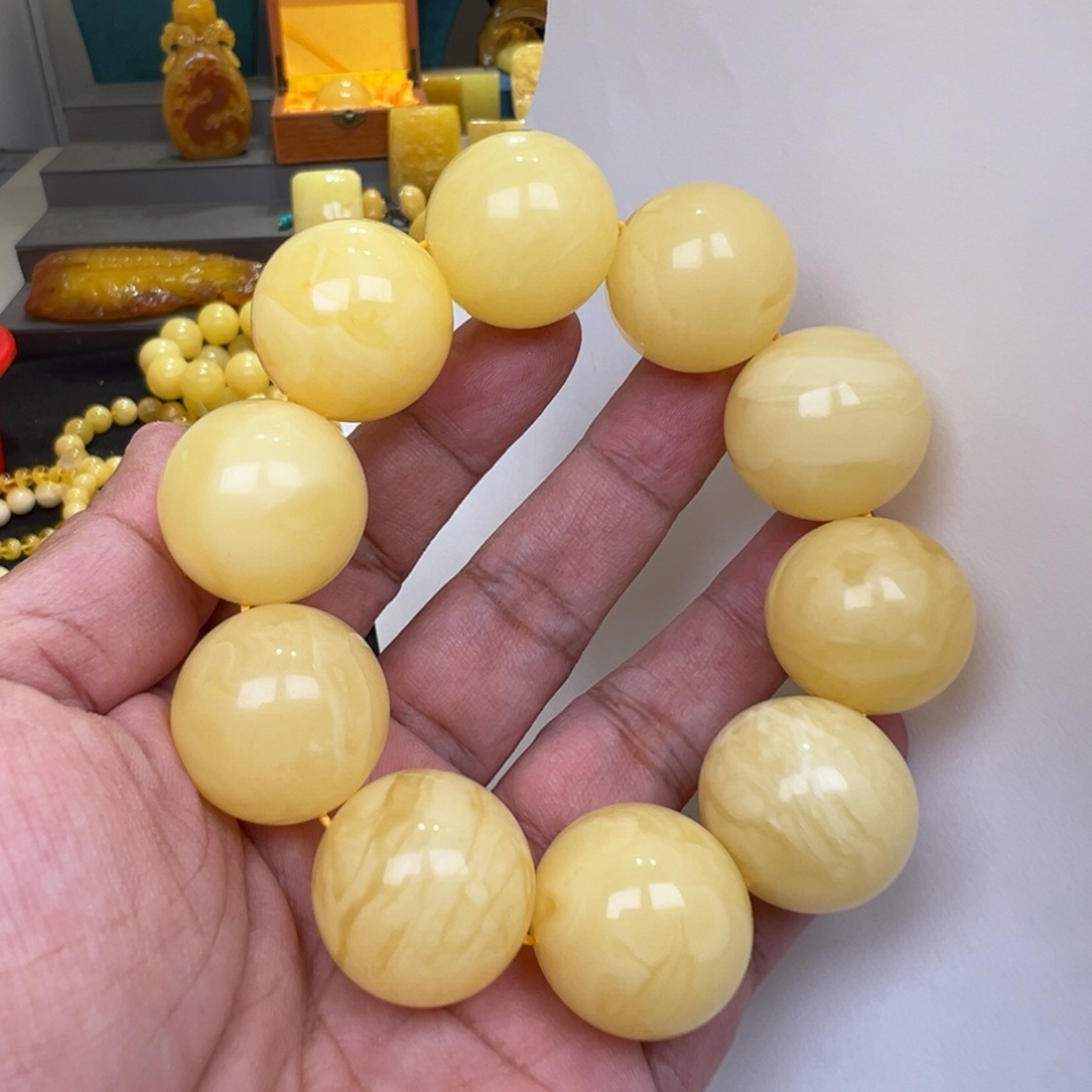 蜜蜡未镶嵌珠宝奇石24加81.97克