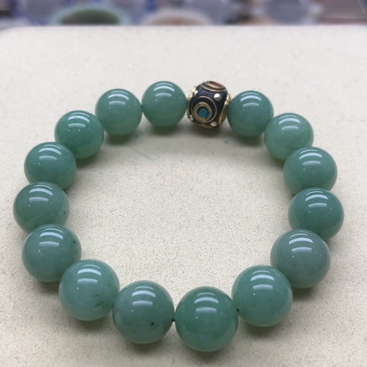 【闪购商品】石英质玉手镯未镶嵌纯天然卡13佘太翠绿手串