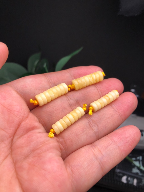 6.6-7.6mm天然原矿俄料满蜜白花隔片一组8个（随机发）