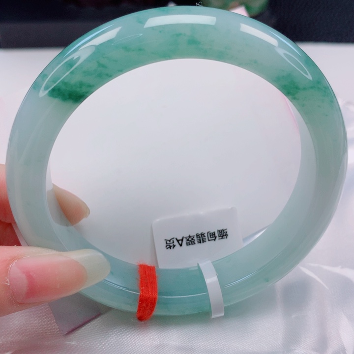 翡翠未镶嵌手镯60圈