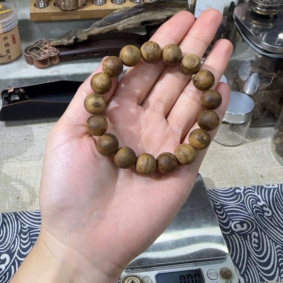 沉香手串1.3规格14.5克白奇老料