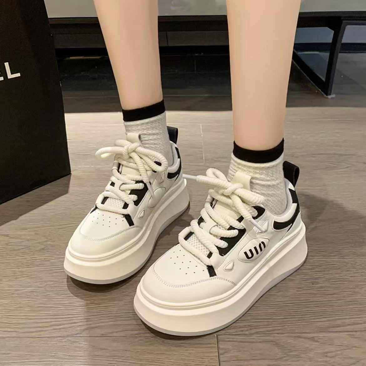 2025新款面包女鞋运动休闲小众原创白色板鞋5K0-7036