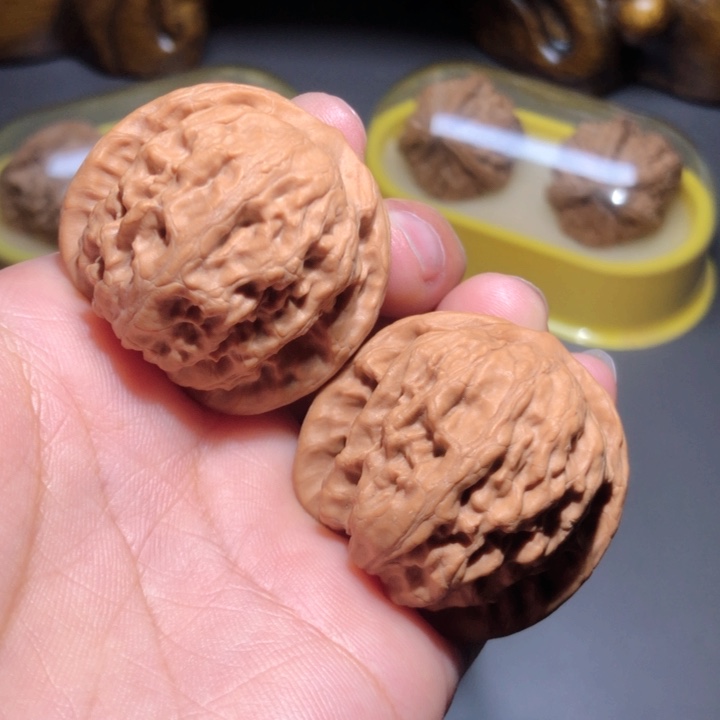 文玩核桃把件38野狼