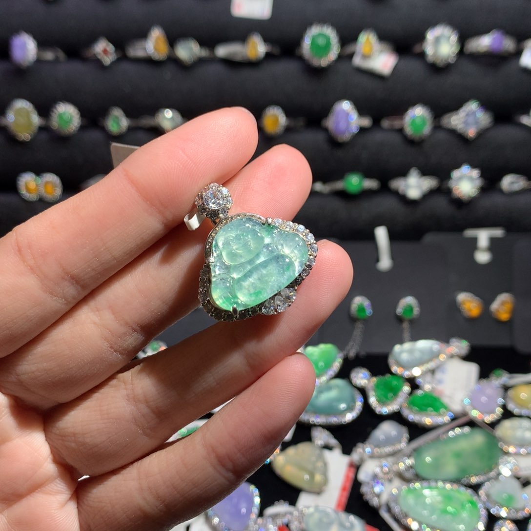 翡翠颈饰银S925镶嵌天然翡翠