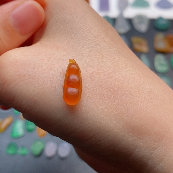 定制翡翠未镶嵌豆子