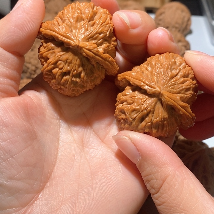 文玩核桃把件三角白