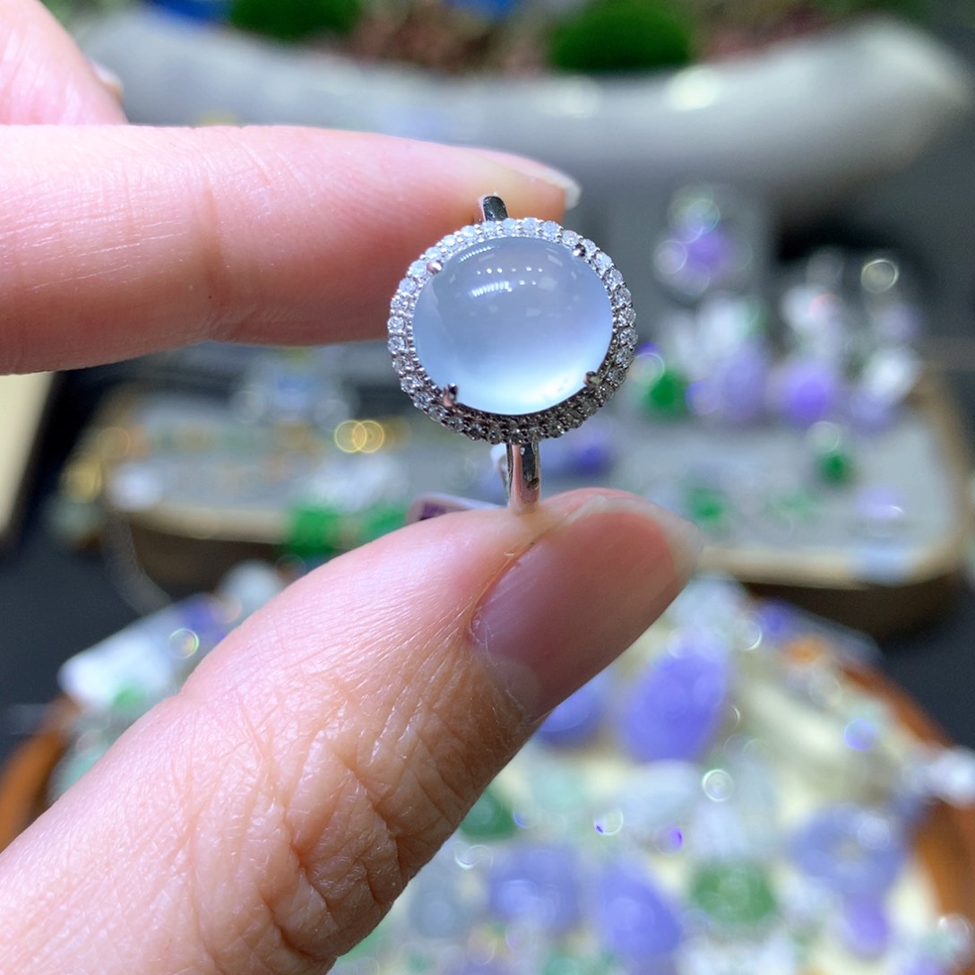 【闪购商品】翡翠颈饰18K金镶嵌翡翠吊坠项链