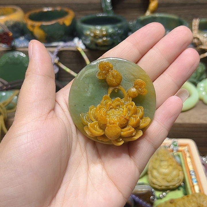 满***满岫岩河磨玉（透闪石质玉）未镶嵌颈饰