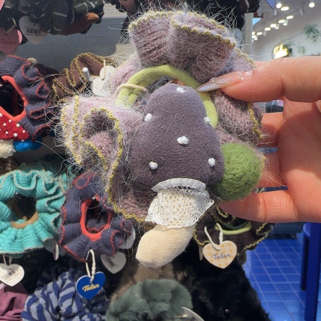 皮质铁合金紫色蘑菇毛线发圈