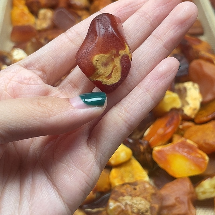 琥珀未镶嵌珠宝奇石