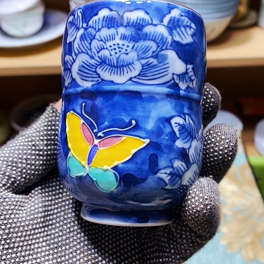 瓷片新年快乐。万事如意