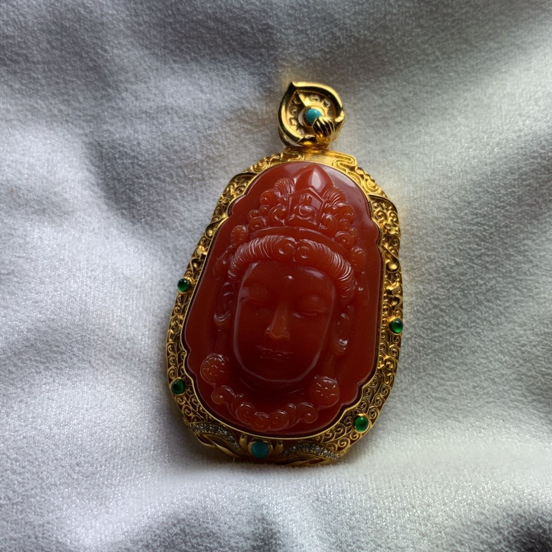 南红玛瑙吊坠18K金镶嵌孤**星