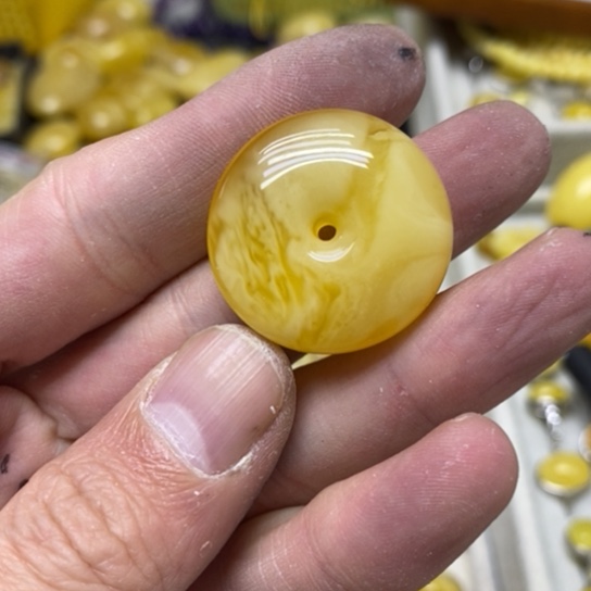 蜜蜡裸石未镶嵌吊坠