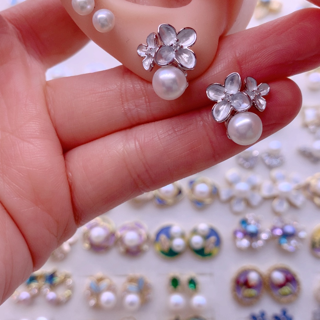 淡水珍珠合金耳饰