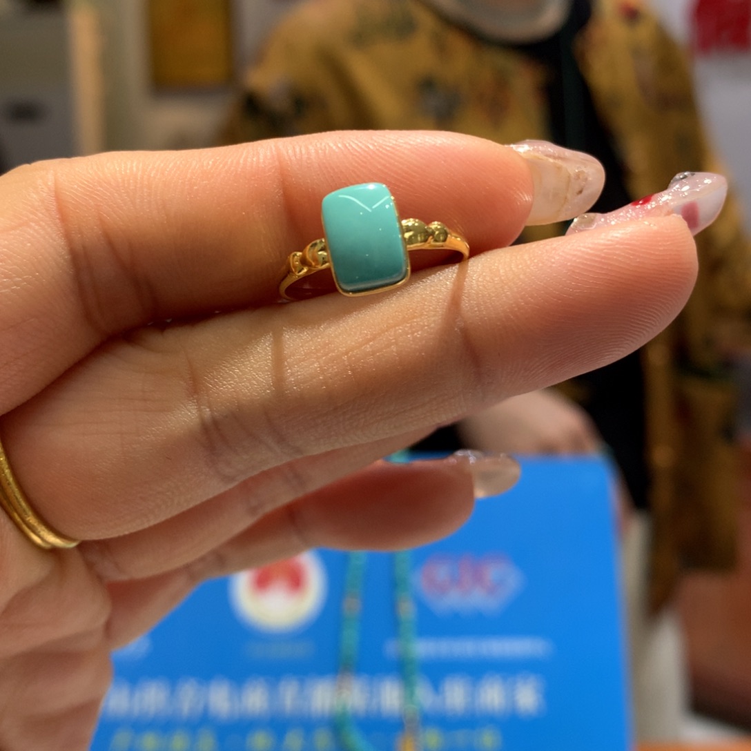 绿松石戒指18K金镶嵌