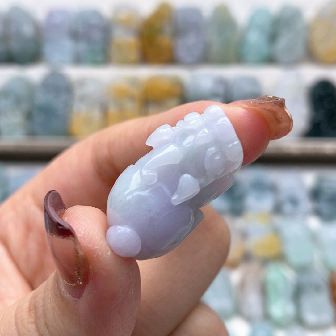 翡翠吊坠(赠链)未镶嵌