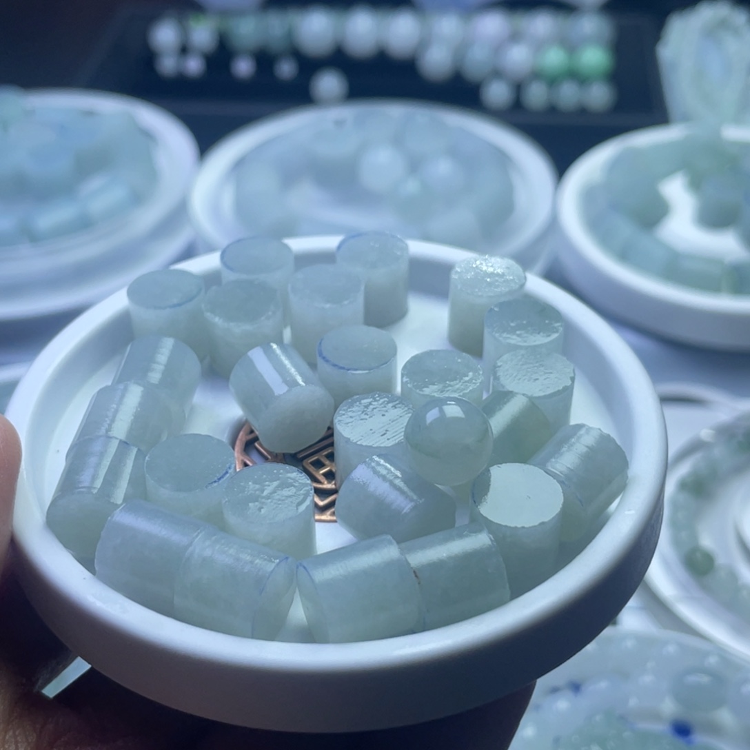 定制翡翠未镶嵌私人定制卡10糯化圆珠23颗