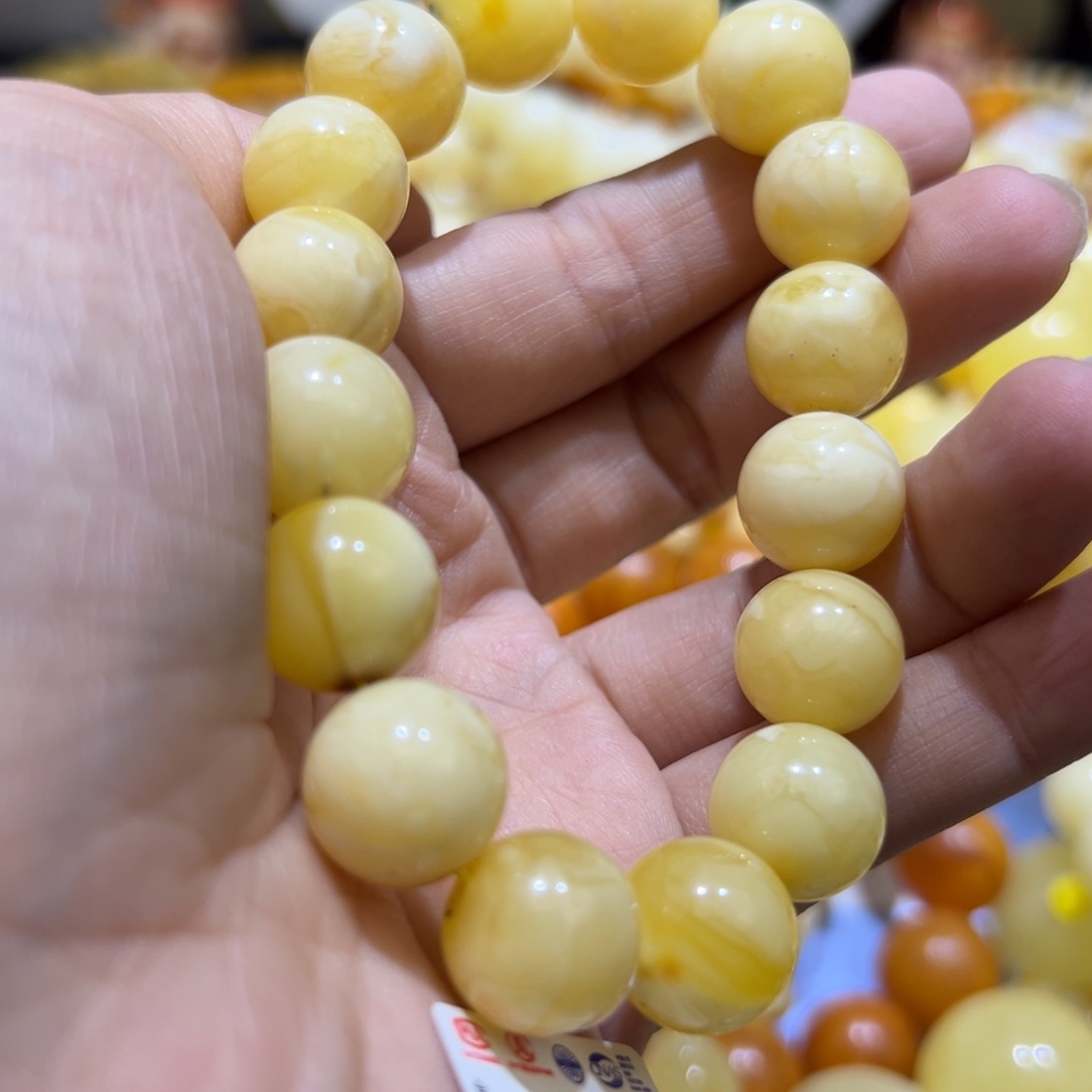 琥珀珠宝奇石未镶嵌