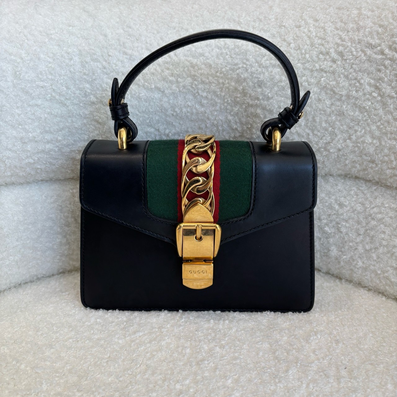 99新 GUCCI/古驰  黑金小号，塞尔维亚手提包斜挎包【N0369】