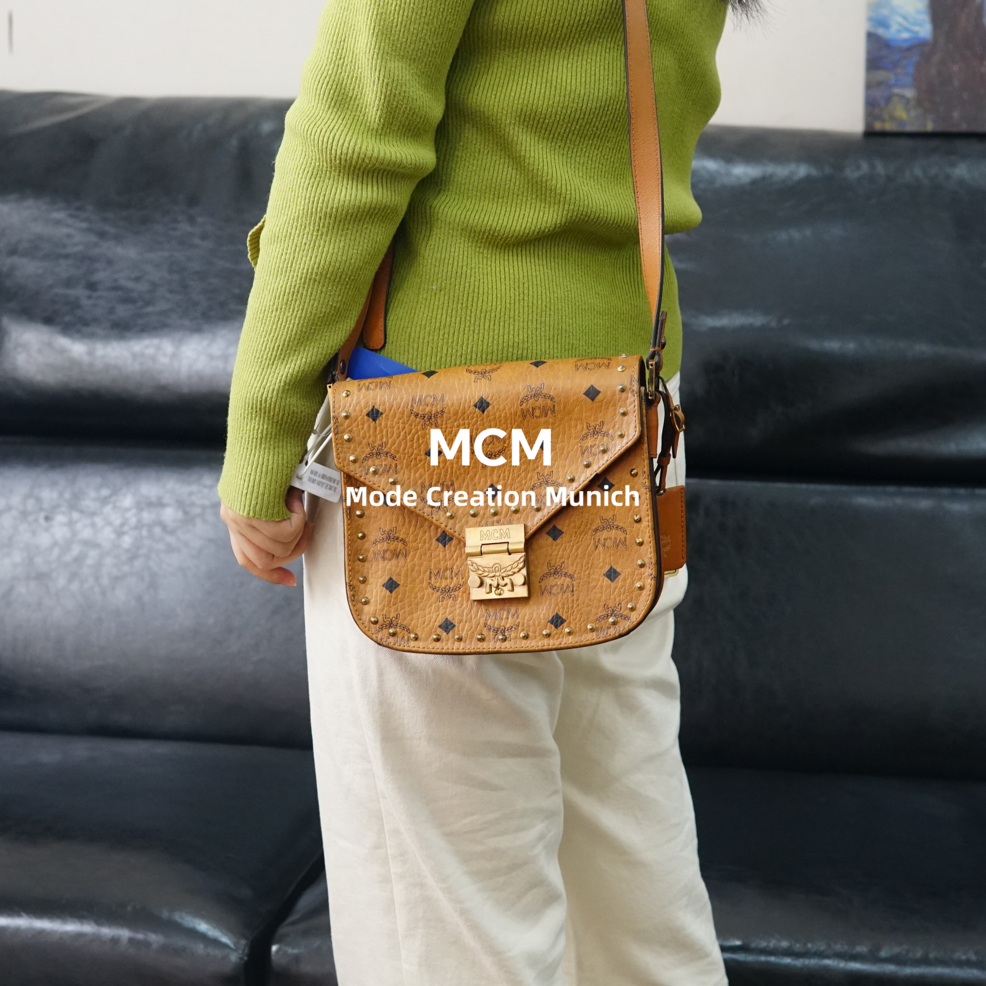 95新 MCM 干邑色铆钉马蹄包/BB11830064/0064优
