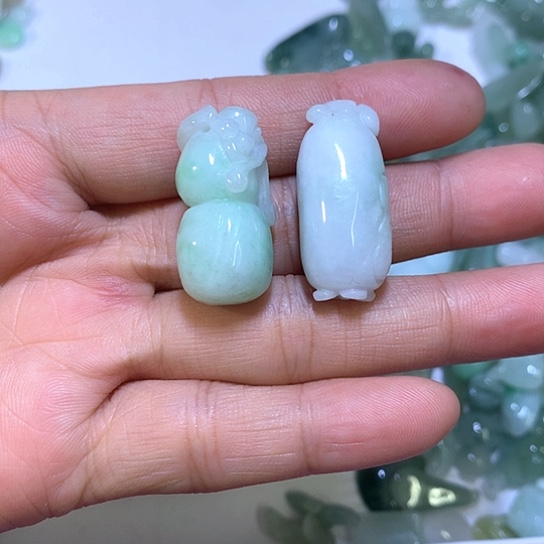 翡翠未镶嵌颈饰吊坠