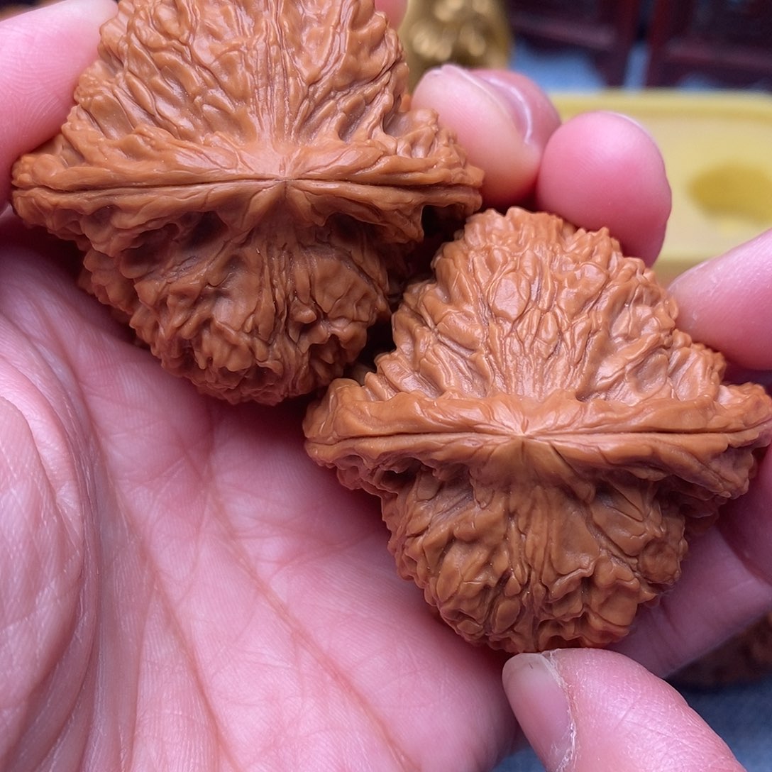 文玩核桃把件毕业精品粗棱南疆石47.9尺