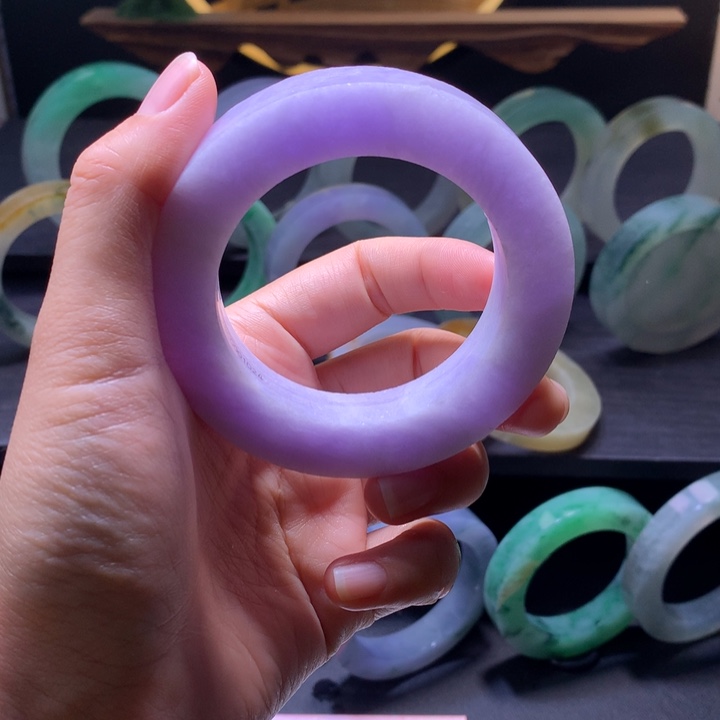 定制翡翠未镶嵌翡翠手镯