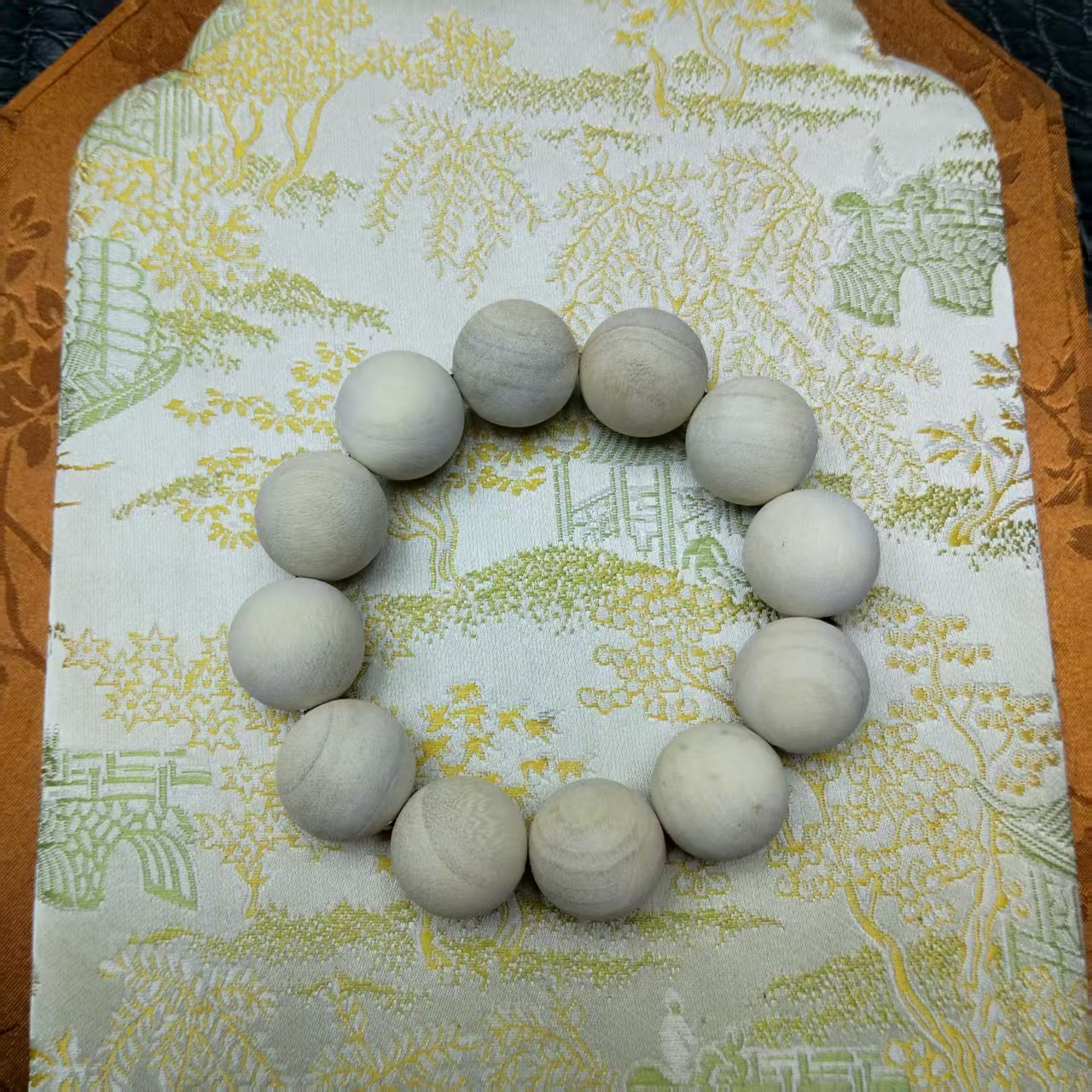 v332经典雪山重楼手链