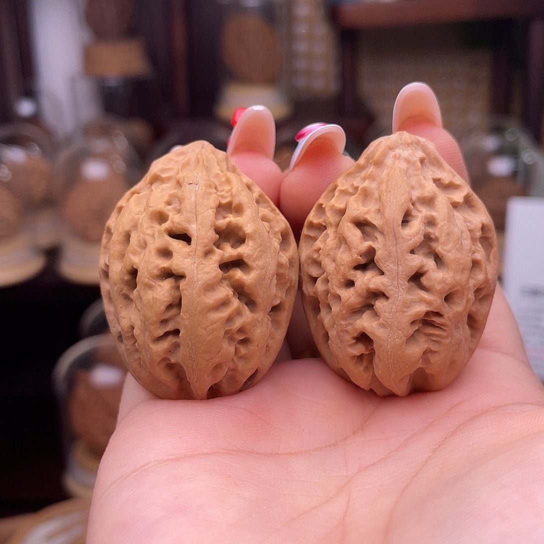 文玩核桃吊坠闷头珊瑚