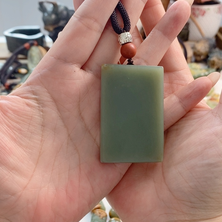 透闪石质玉未镶嵌吊坠(赠链)不*