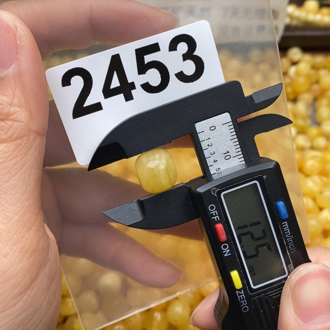 蜜蜡珠宝奇石未镶嵌