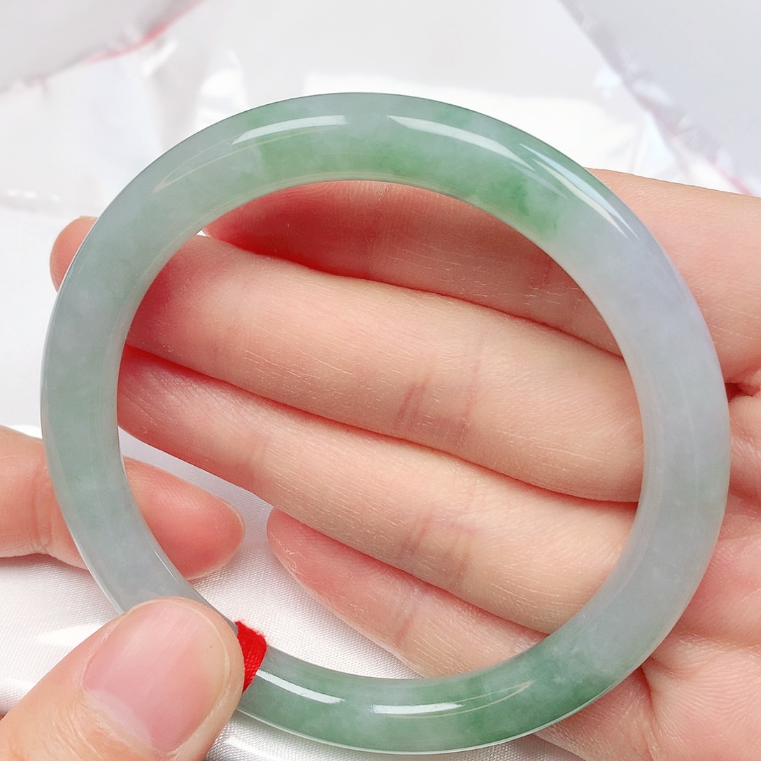 翡翠手镯未镶嵌抖音649