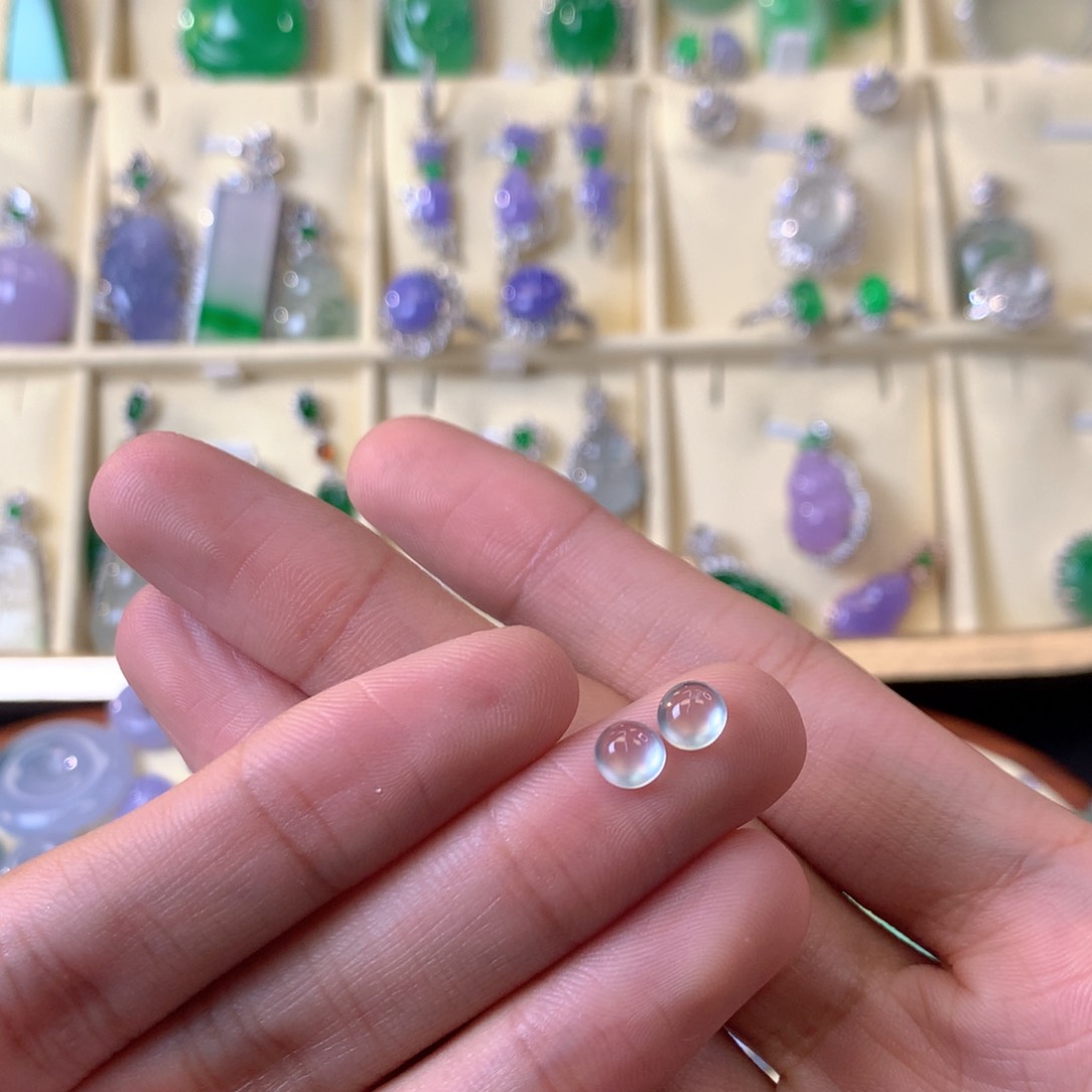 翡翠颈饰未镶嵌裸石