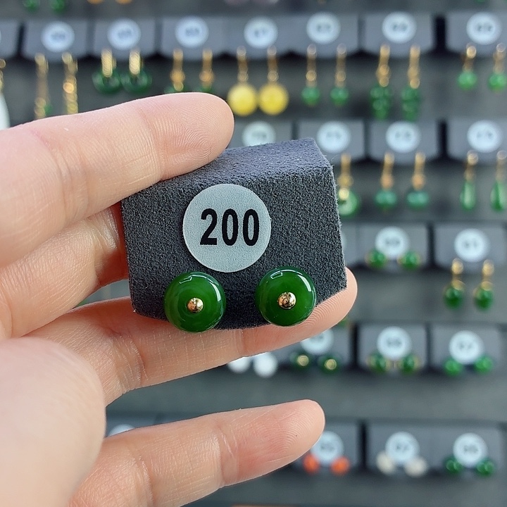 和田玉18K金镶嵌耳饰