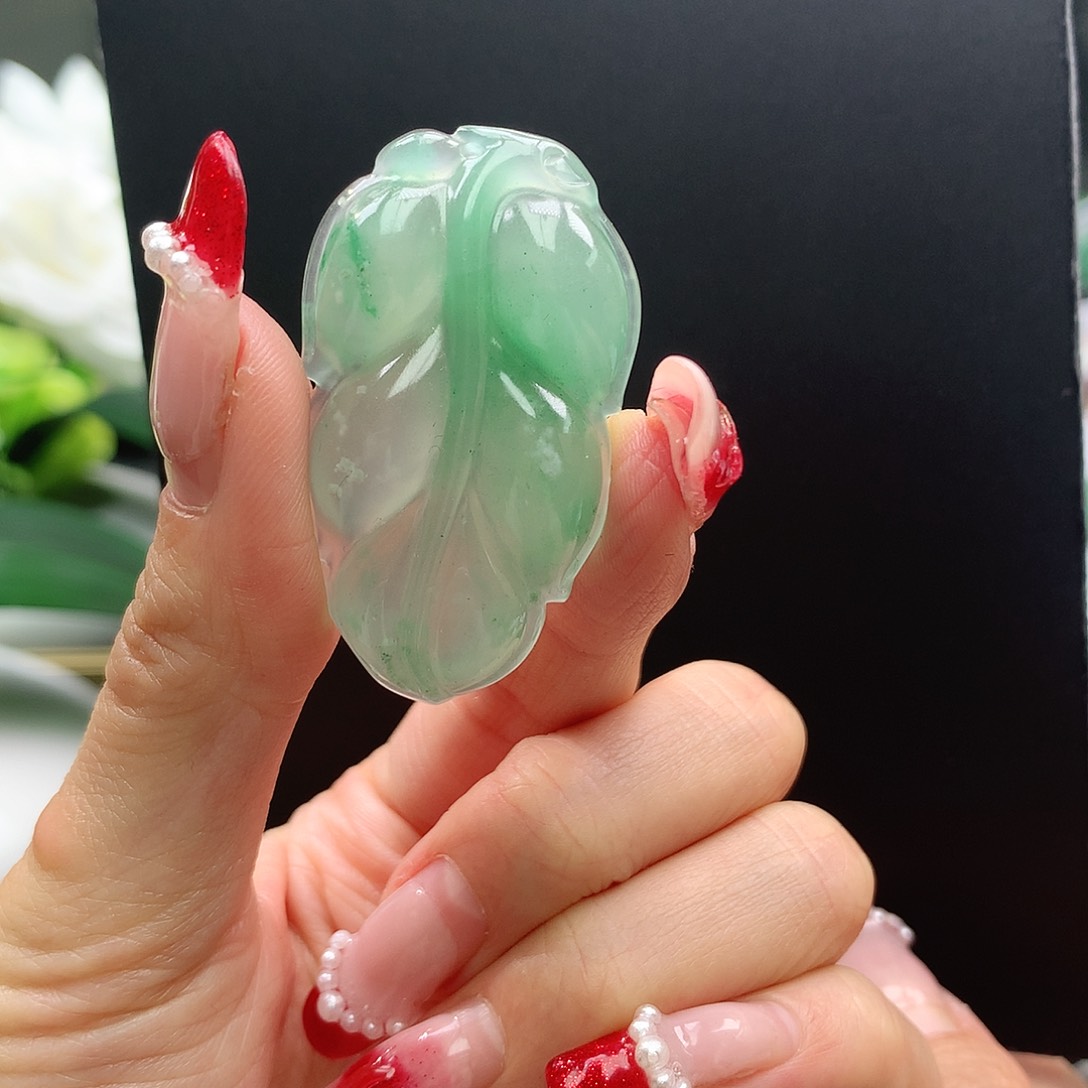 石英质玉吊坠(赠链)未镶嵌树叶