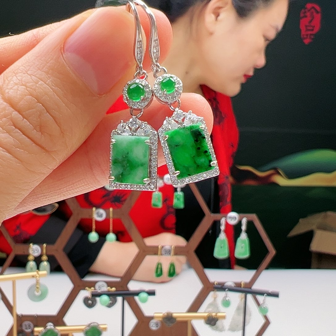 翡翠耳饰银S925镶嵌天然翡翠