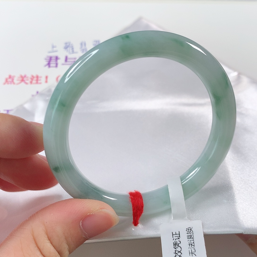 翡翠手镯未镶嵌⑧⑥