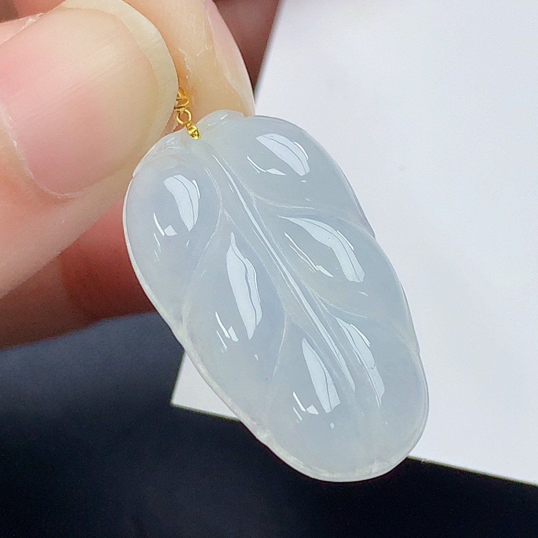 颈饰18K金镶嵌翡翠