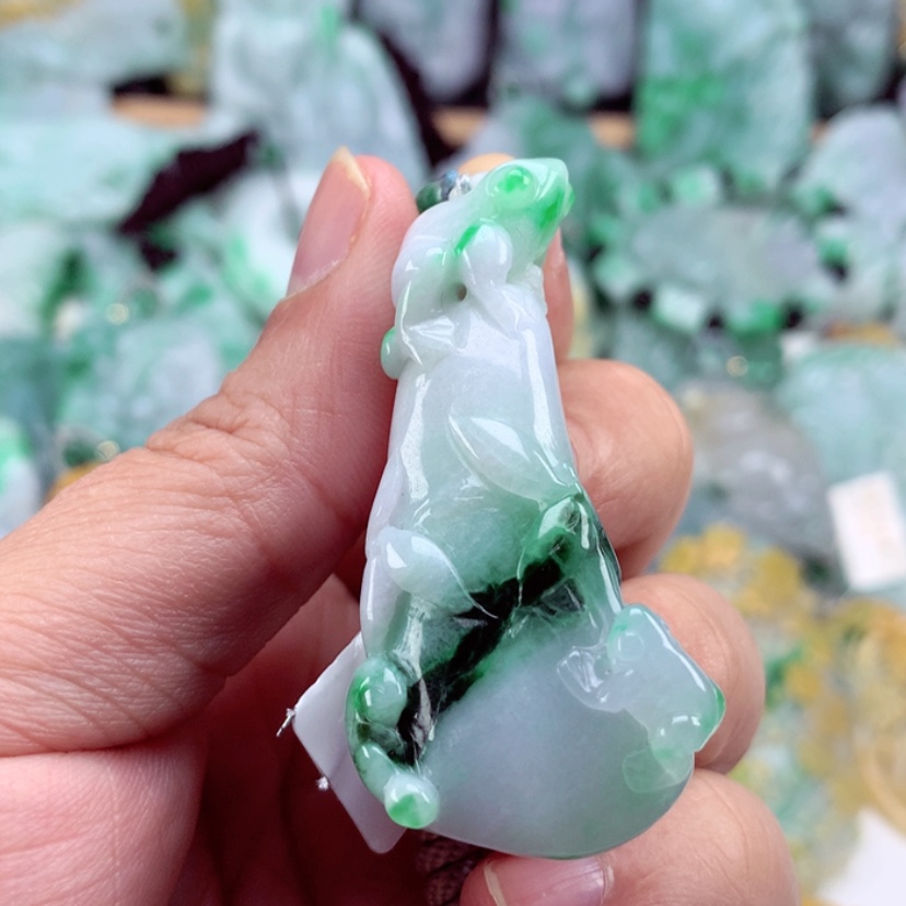 【闪购商品】翡翠吊坠(不含链)未镶嵌