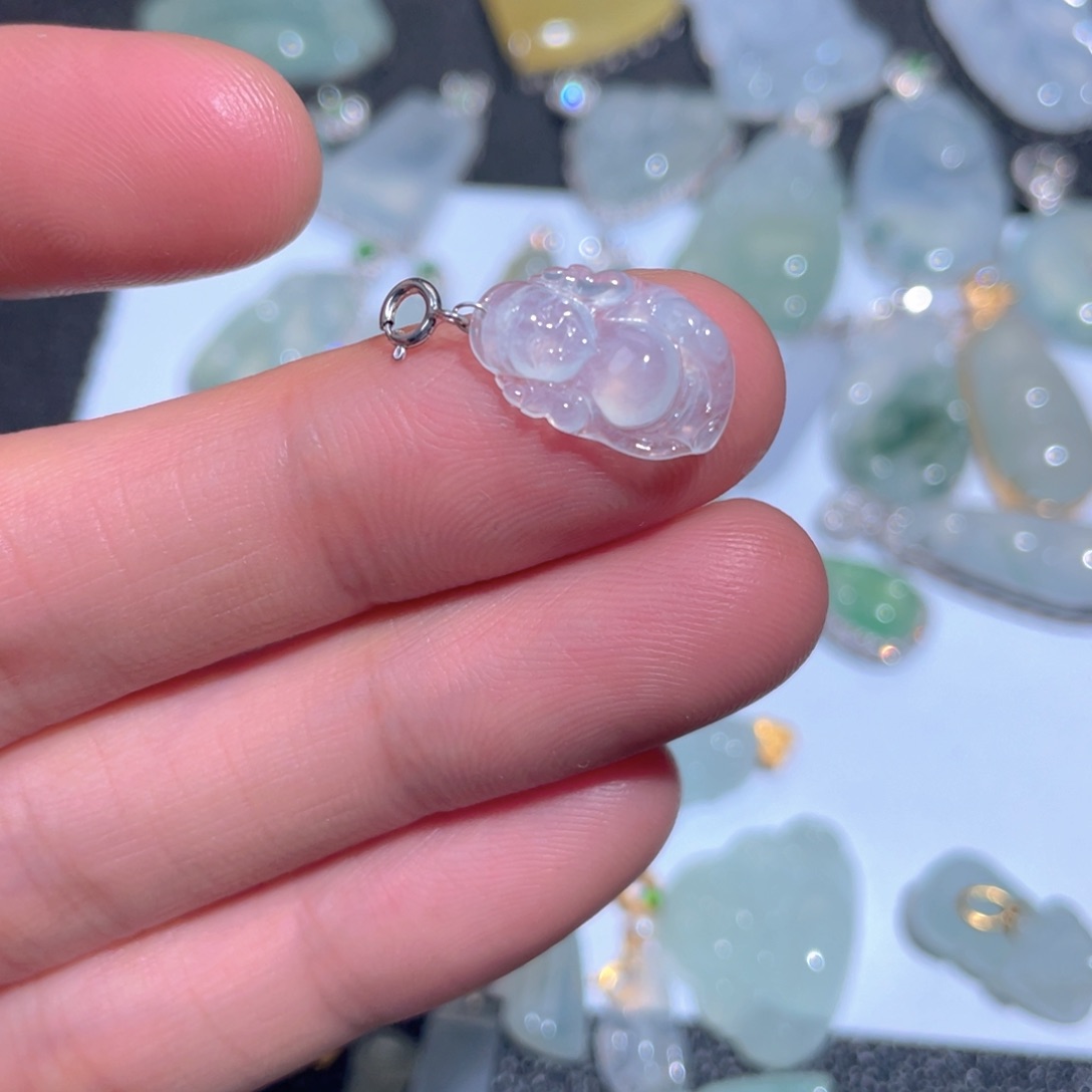 翡翠颈饰18K金镶嵌翡翠