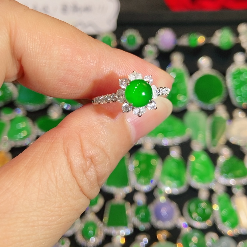 【闪购商品】翡翠戒指18K金镶嵌k****6天然翡翠