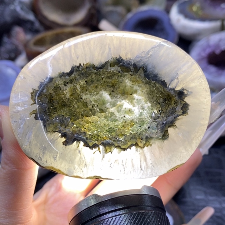 未镶嵌珠宝半成品水晶绿晶洞