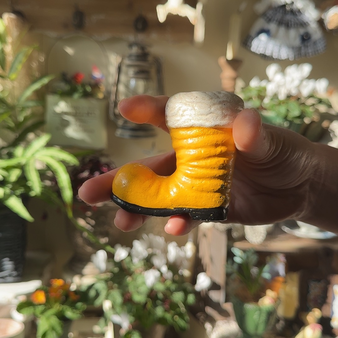 简***.铸铁黄色靴子111111