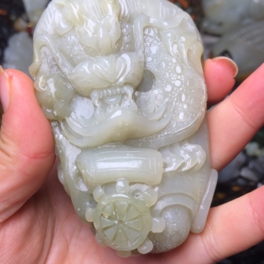 和田玉未镶嵌把件