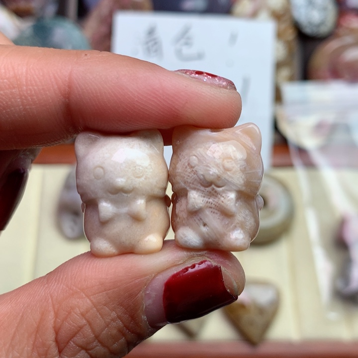 硅化珊瑚（珊瑚玉）颈饰未镶嵌